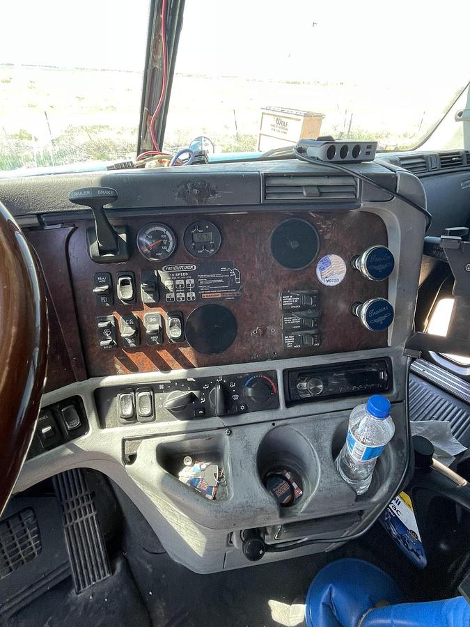 Used 2007 FREIGHTLINER Columbia