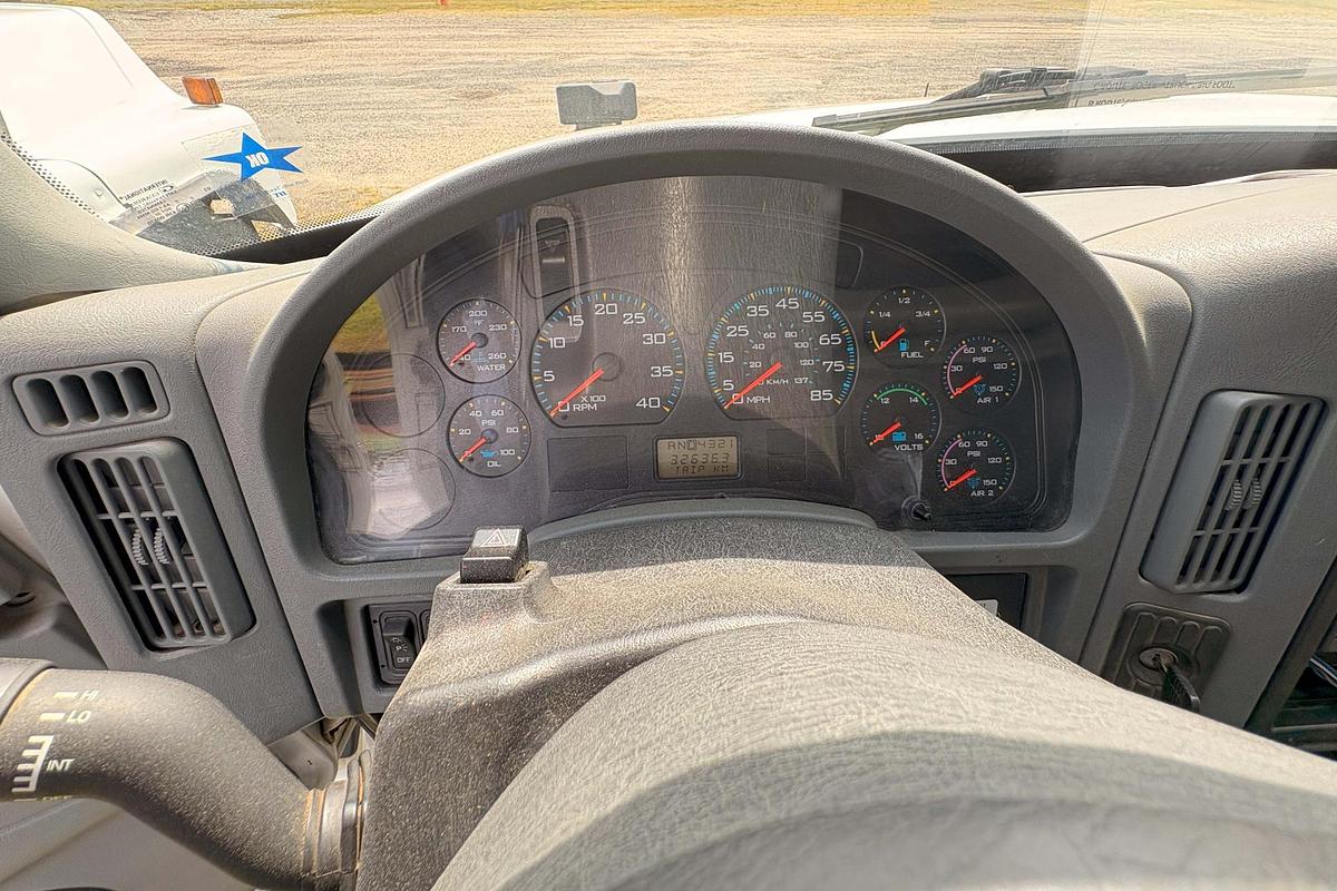 Used 2004 INTERNATIONAL WorkStar 7300