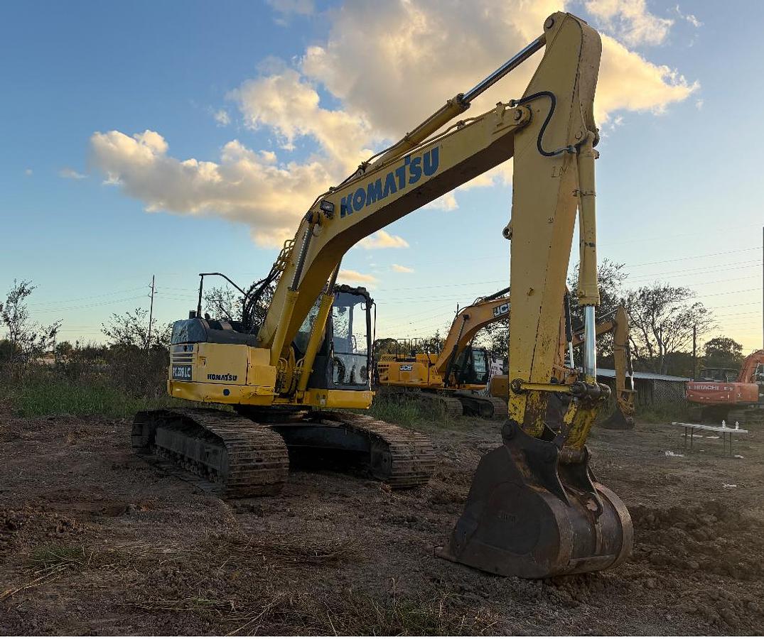 Used 2005 KOMATSU PC-228 LC