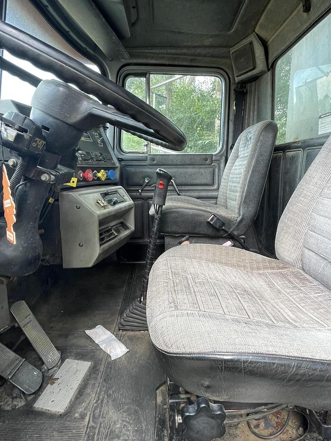 Used 1995 MACK RD688S
