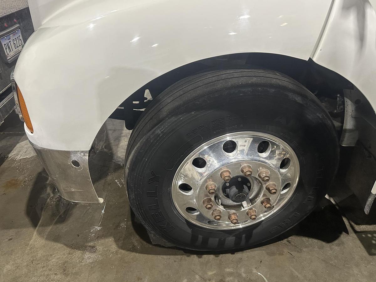 Used 2006 KENWORTH T300