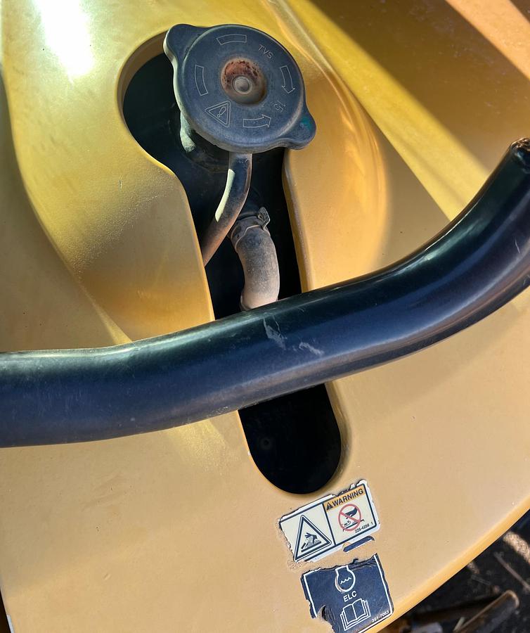 Used 2011 CATERPILLAR 740B Ej