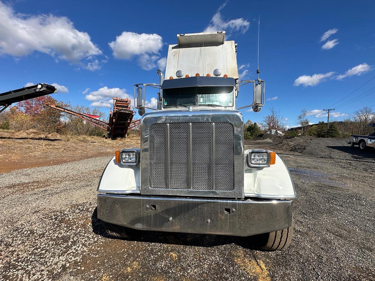 Used 2016 PETERBILT 365