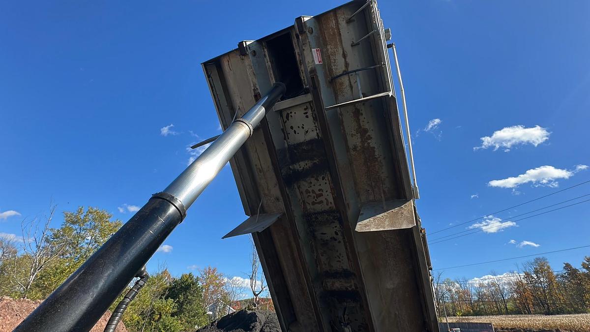 Used 2016 PETERBILT 365