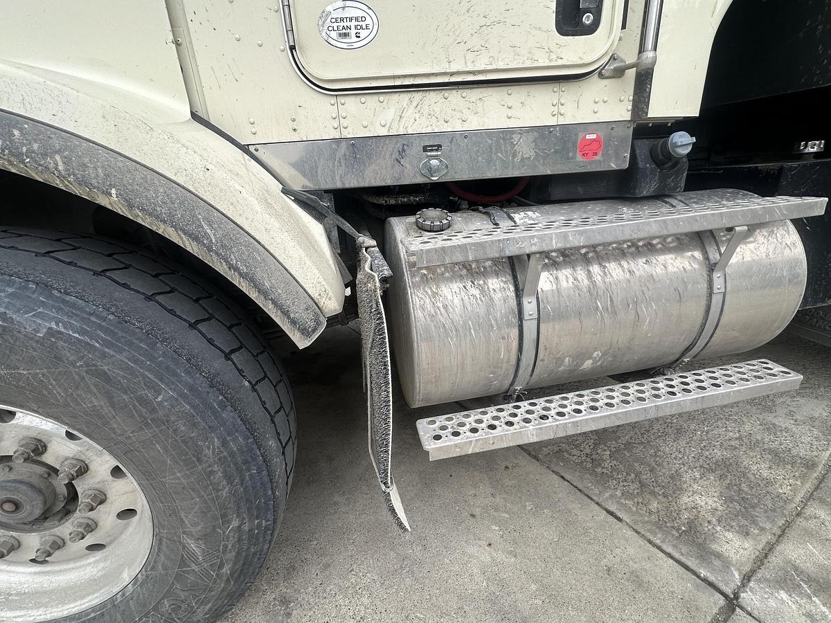 Used 2015 KENWORTH T800