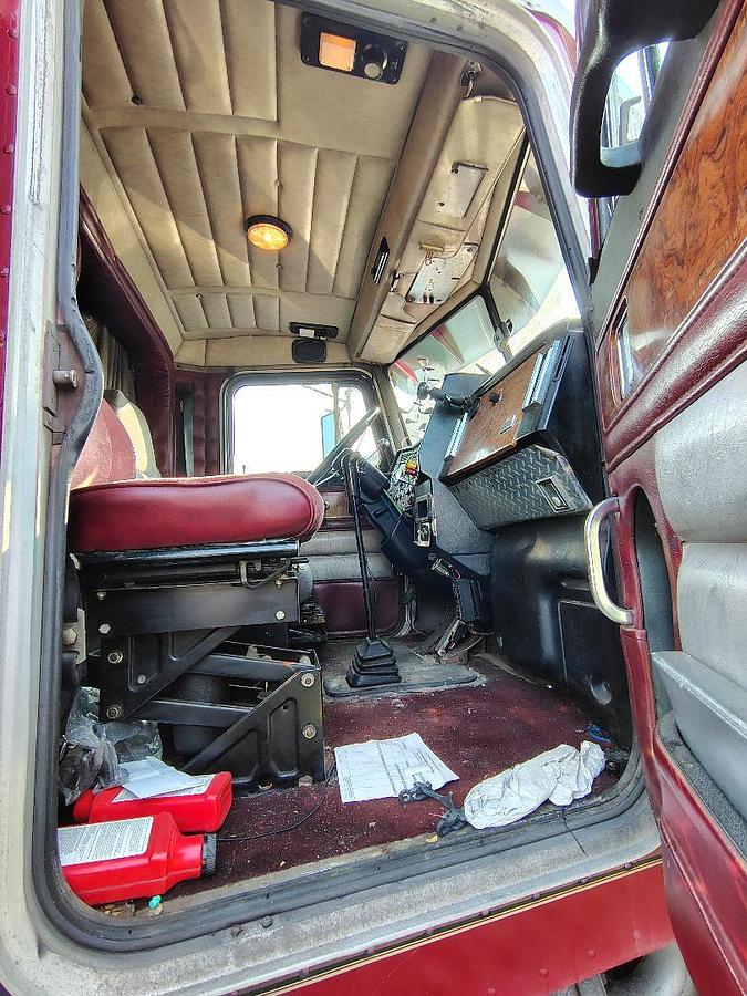 Used 2000 PETERBILT 379