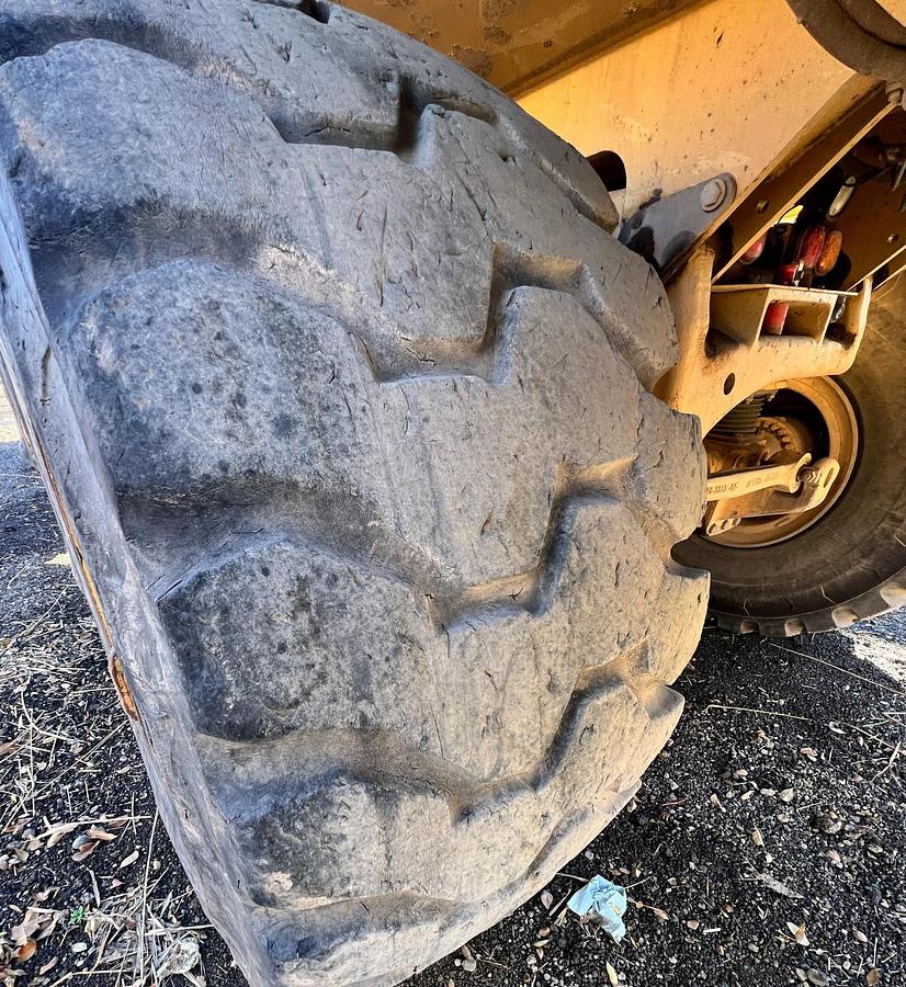 Used 2011 CATERPILLAR 740B Ej