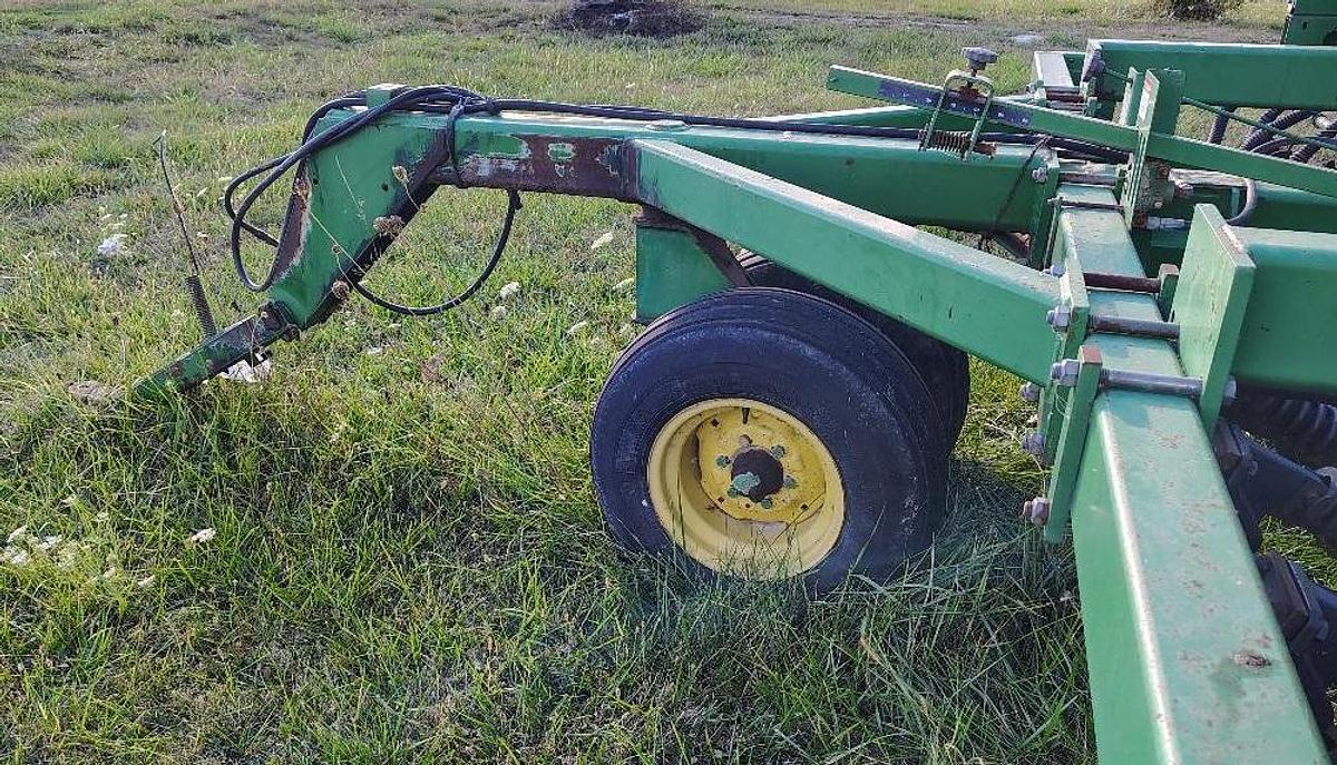 Used 1987 JOHN DEERE 750 Grain Drill