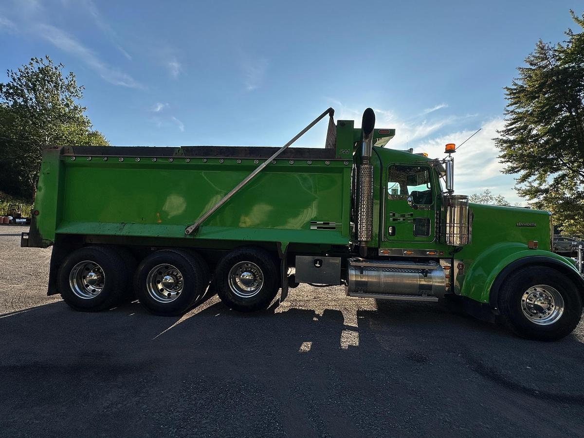 Used 2019 KENWORTH W900L
