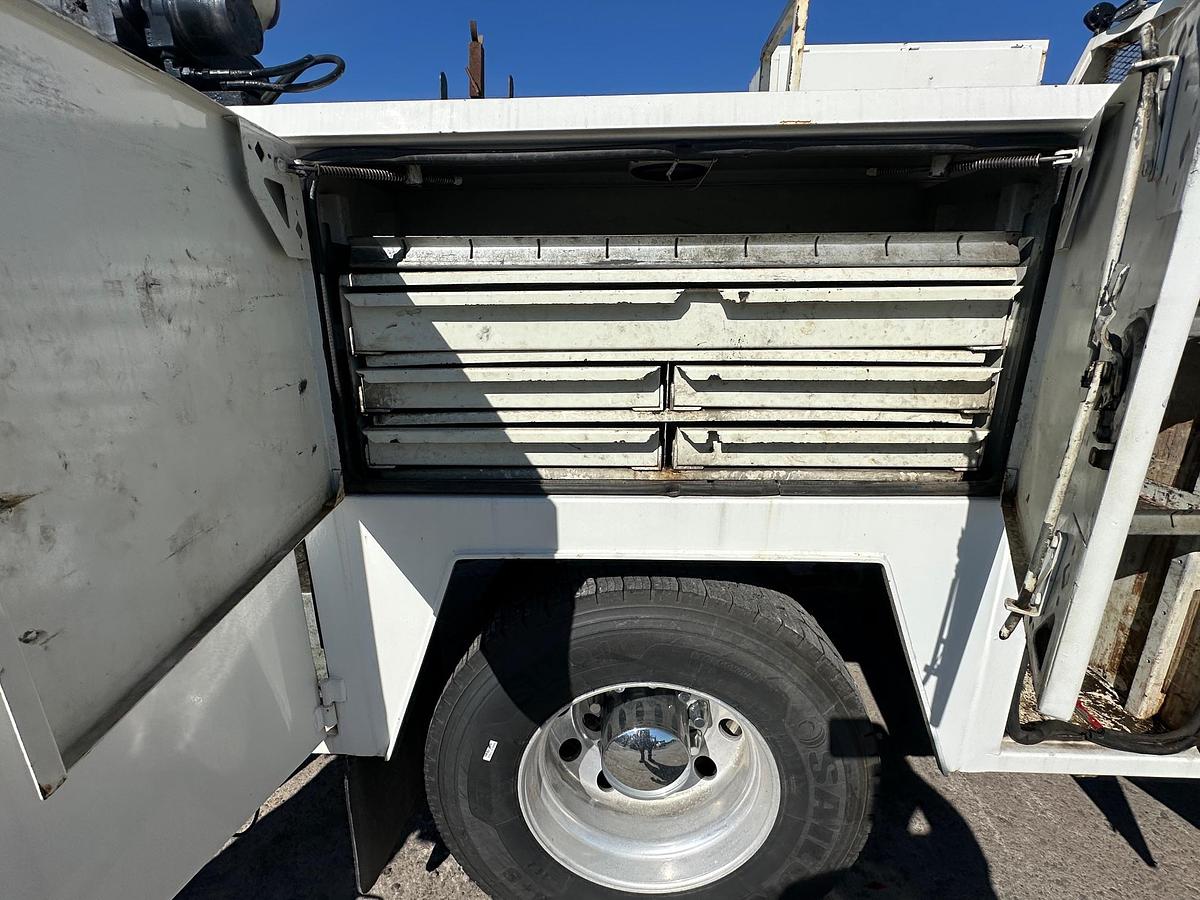Used 2010 INTERNATIONAL 4300 Service Truck