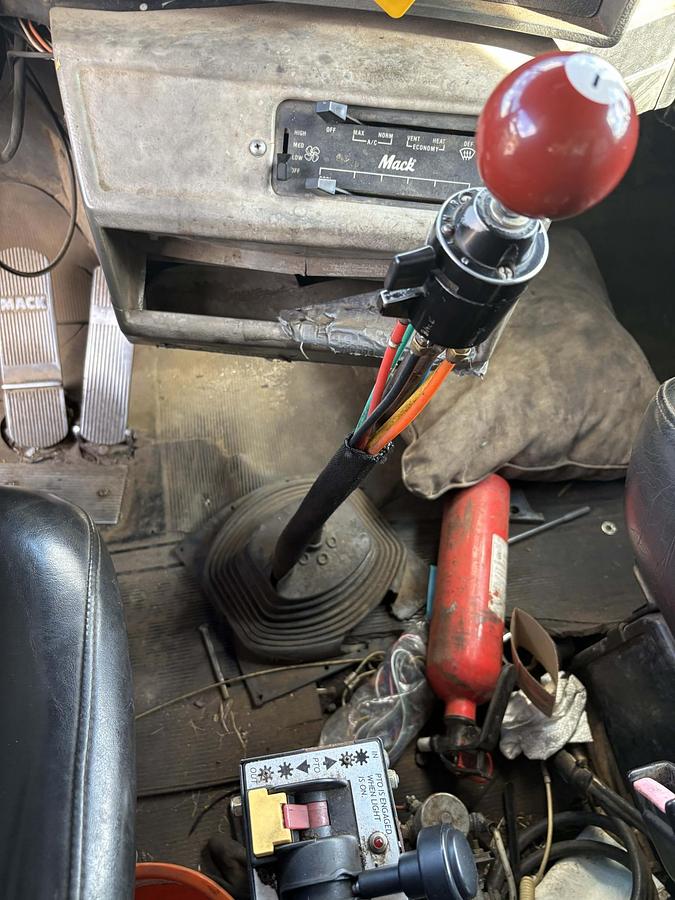 Used 1997 MACK RD688SX