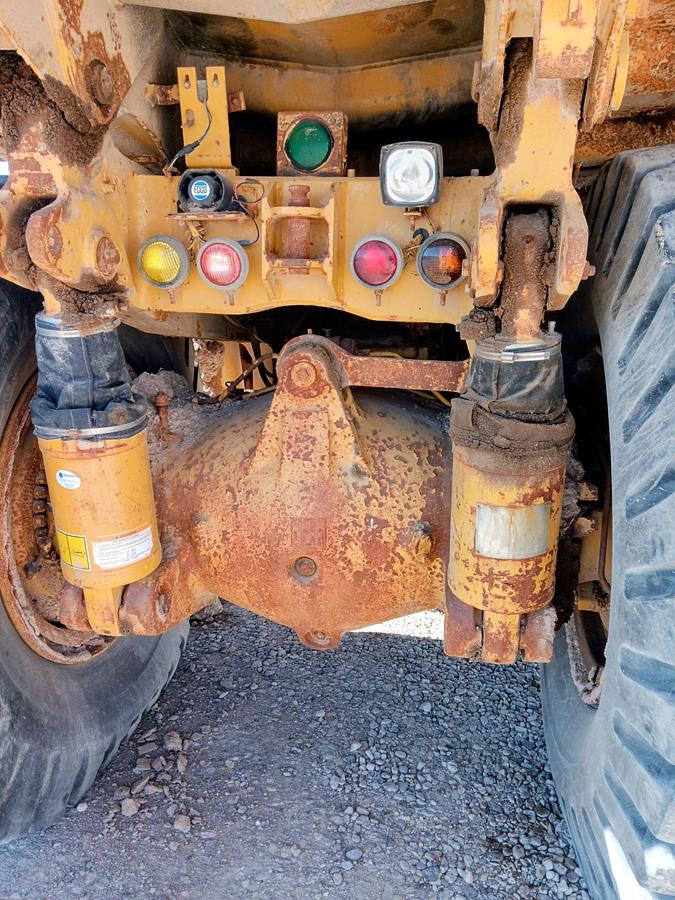 Used 1998 CATERPILLAR 773D