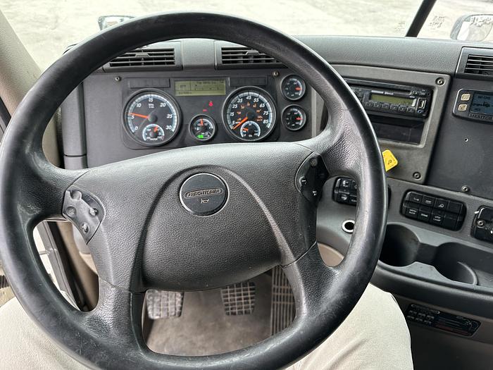 Used 2015 FREIGHTLINER Cascadia 125