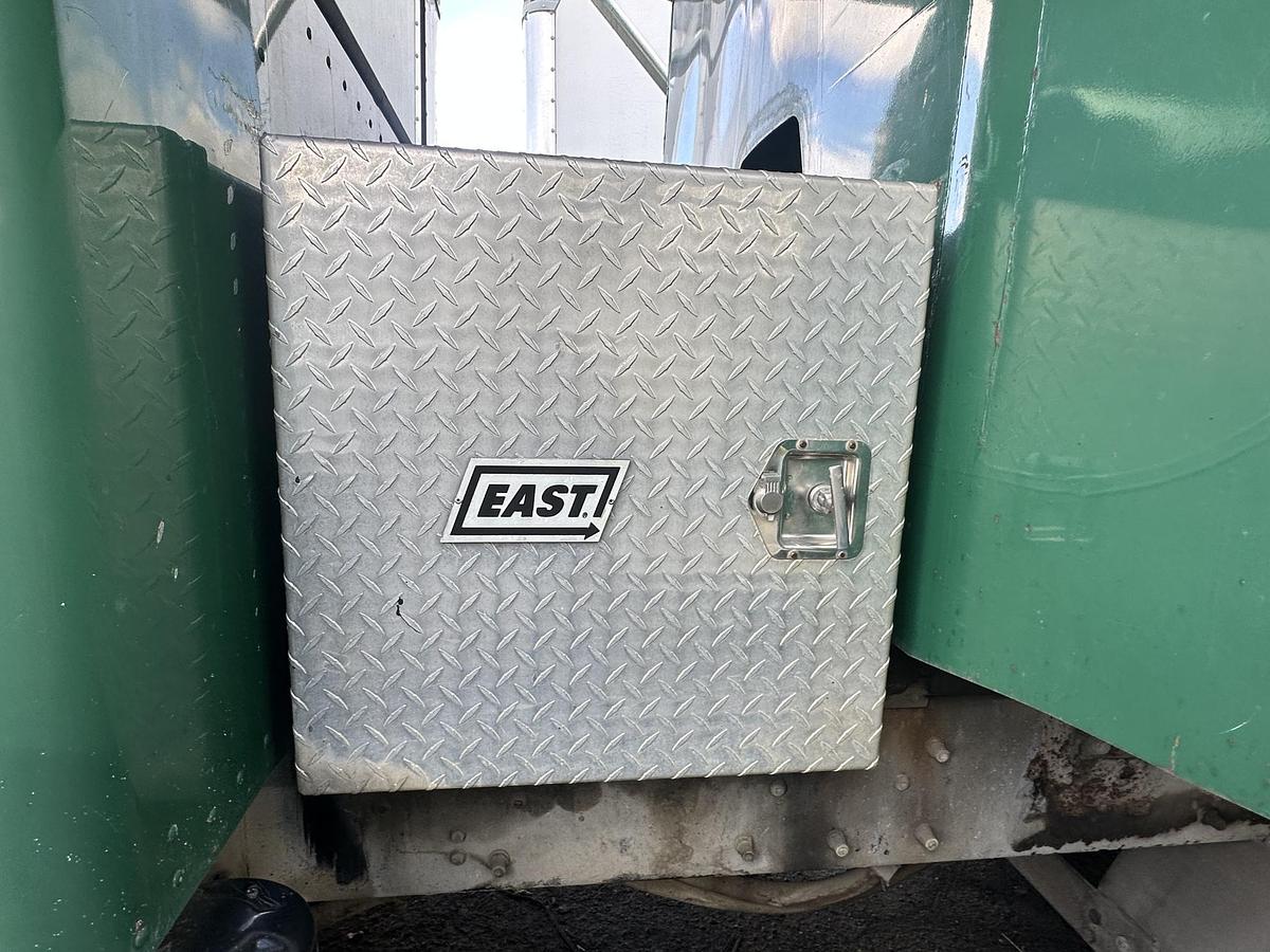 Used 2004 KENWORTH T300