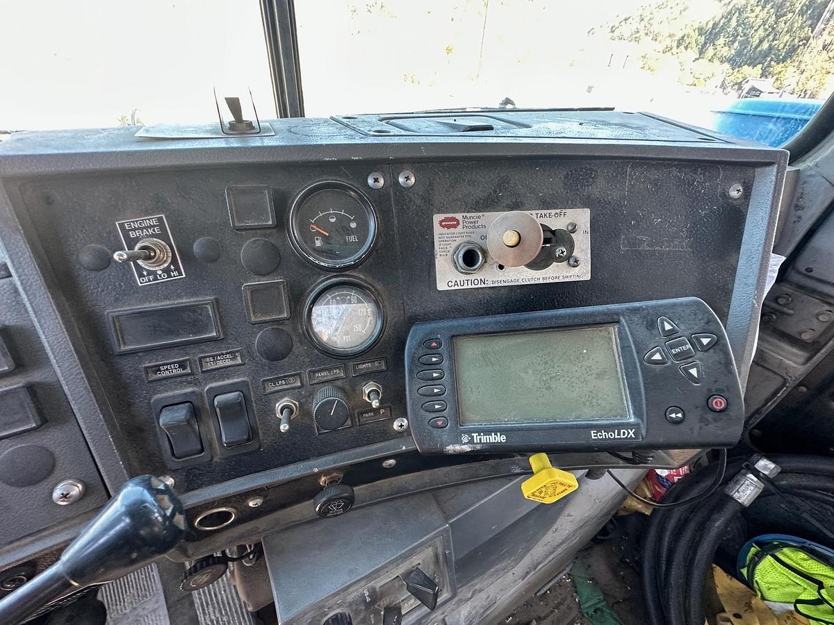 Used 2000 MACK DM690S Conveyor