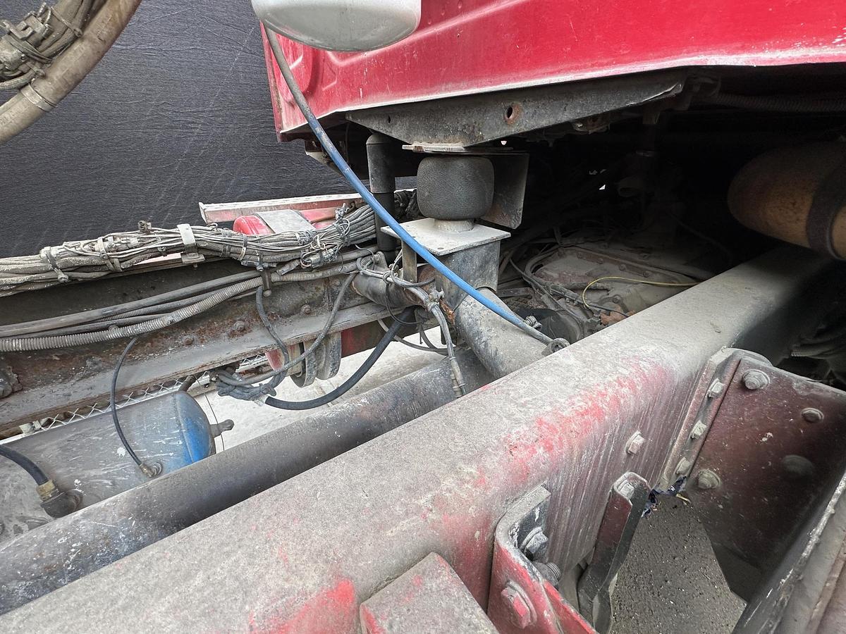 Used 2005 WESTERN STAR Rear Mixer