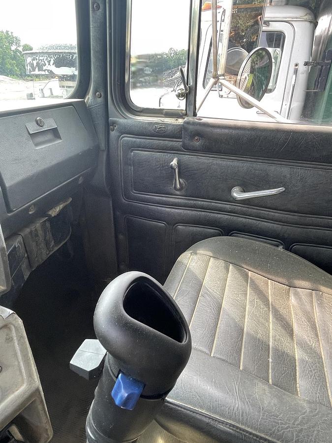 Used 1993 MACK RD 690S