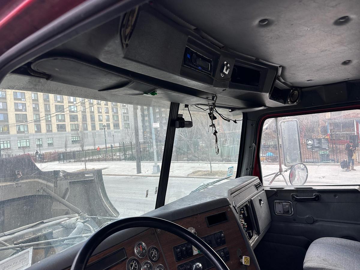 Used 2005 WESTERN STAR Rear Mixer