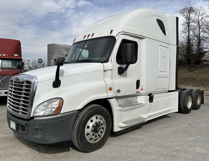 Used 2017 FREIGHTLINER Cascadia 125