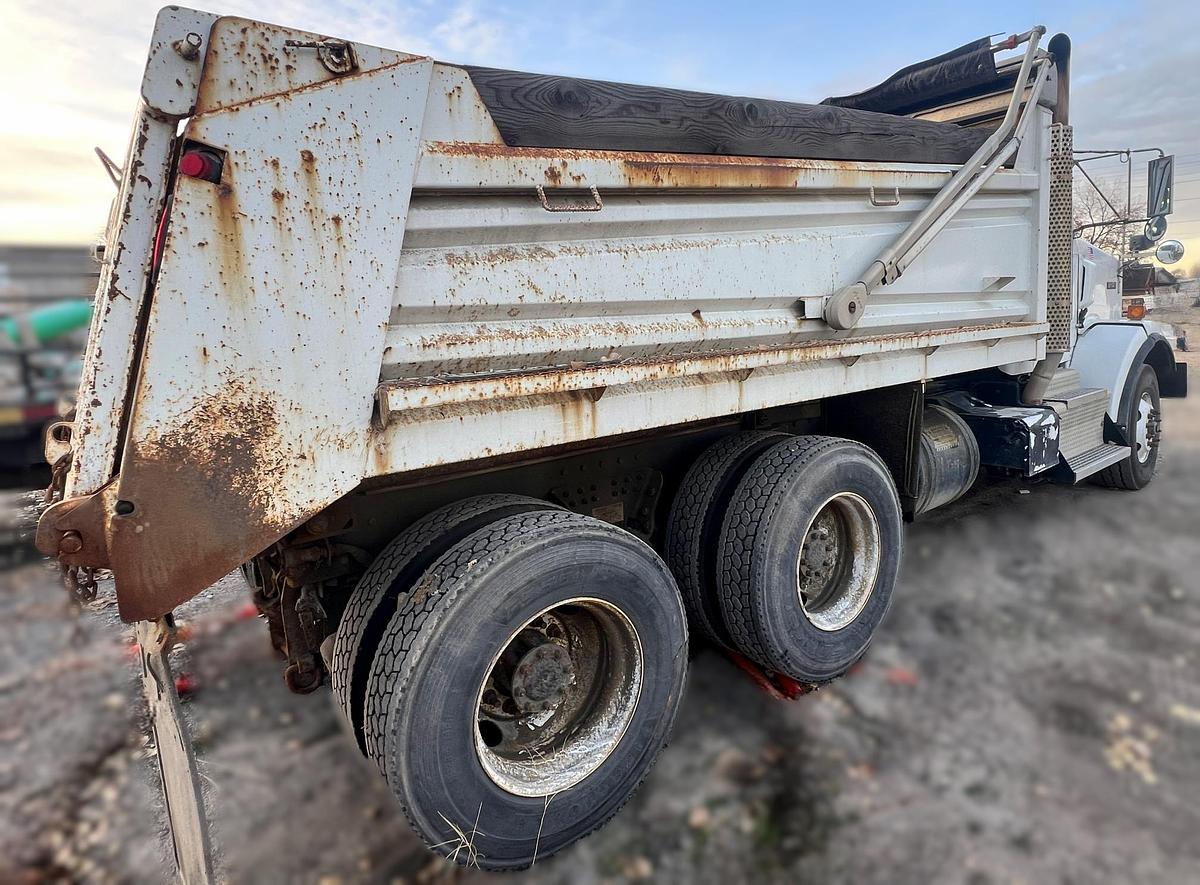 Used 2013 KENWORTH t800