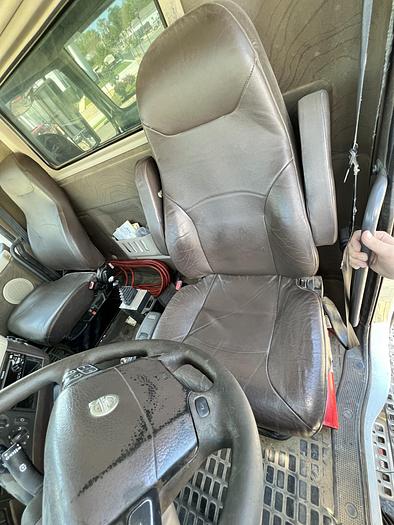 Used 2016 VOLVO VHD84B200