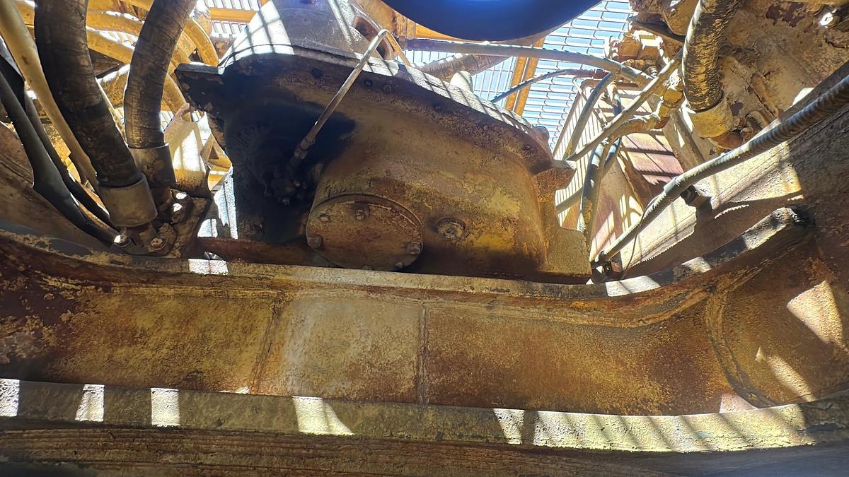 Used 1983 CATERPILLAR 245