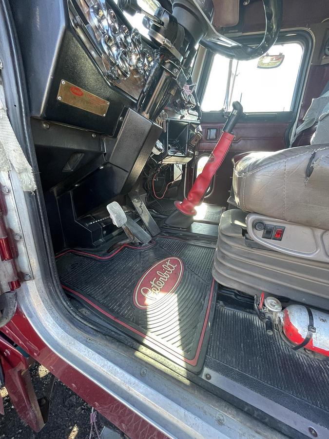 Used 1989 PETERBILT 379