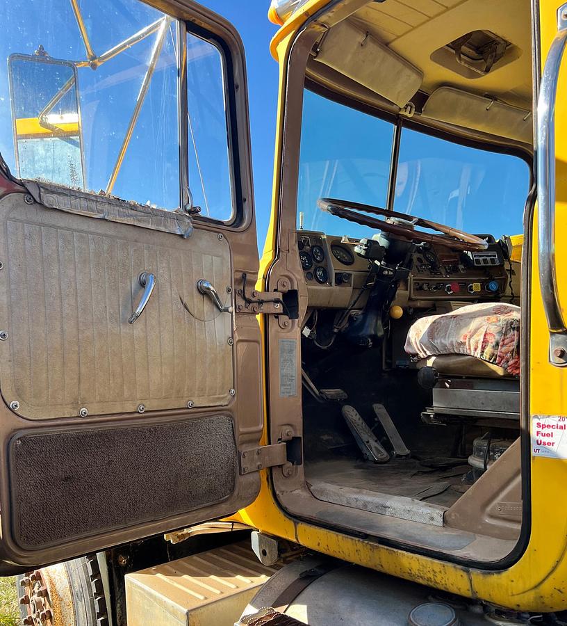 Used 1977 MACK RS767LST