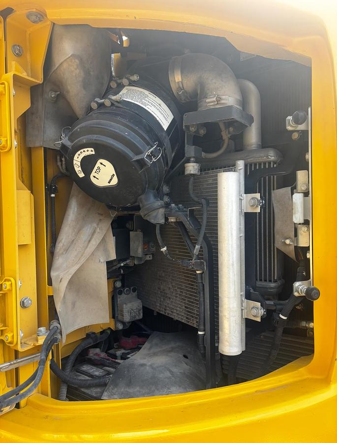 Used 2022 KOMATSU PC138USLC-11