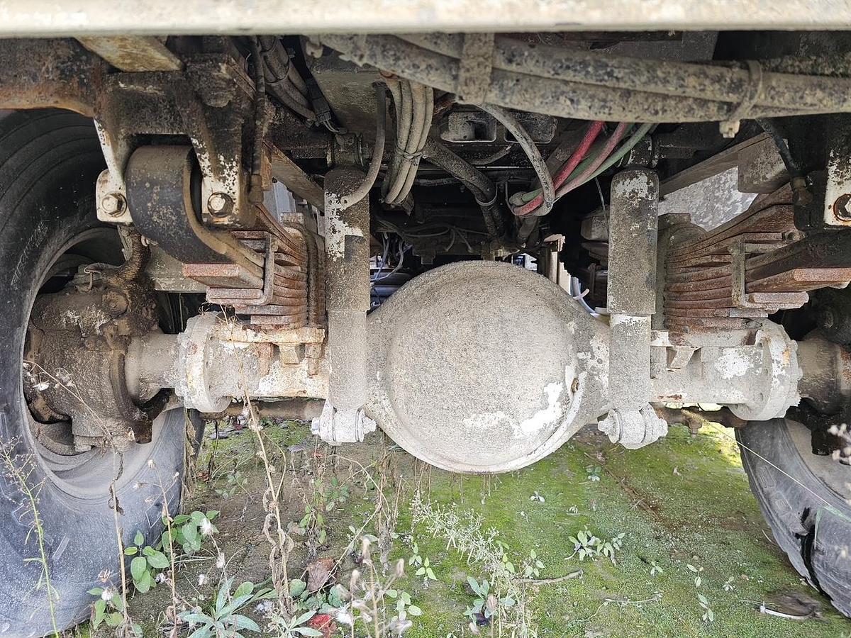 Used 2015 OSHKOSH S-2146 Front Discharge