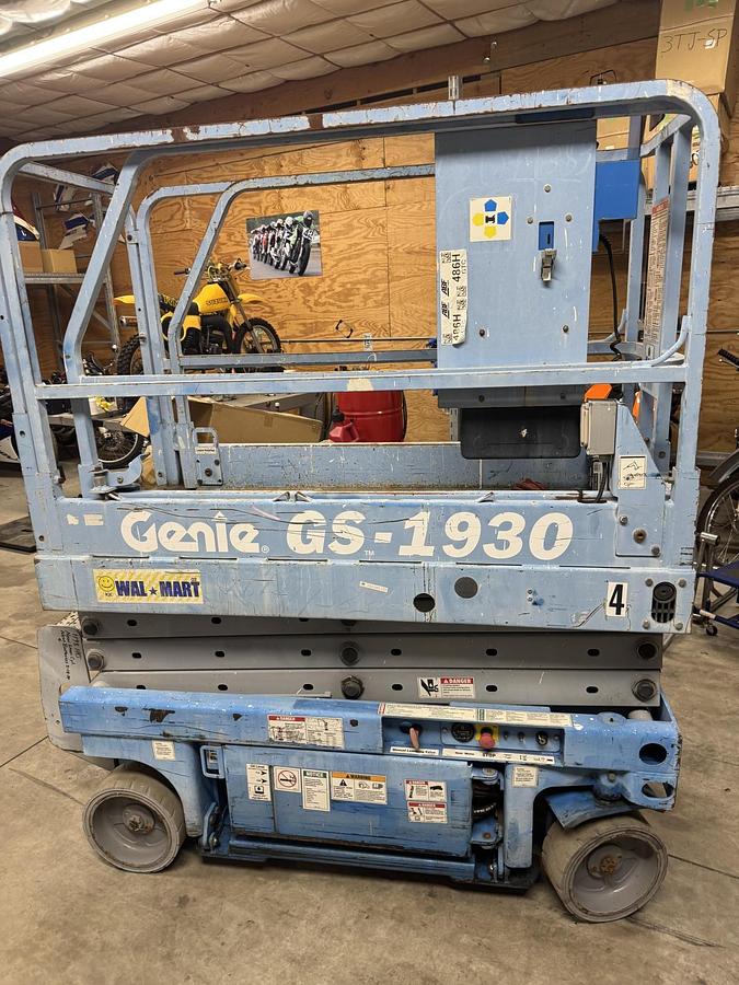 Used 2002 GENIE GS-1930