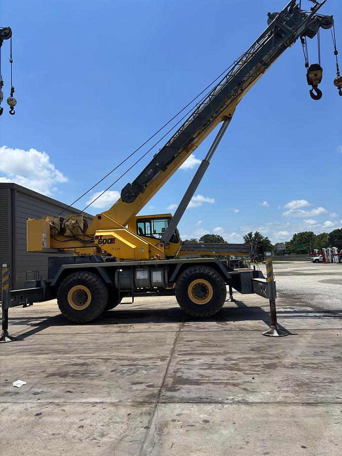 Used 2007 GROVE RT600E