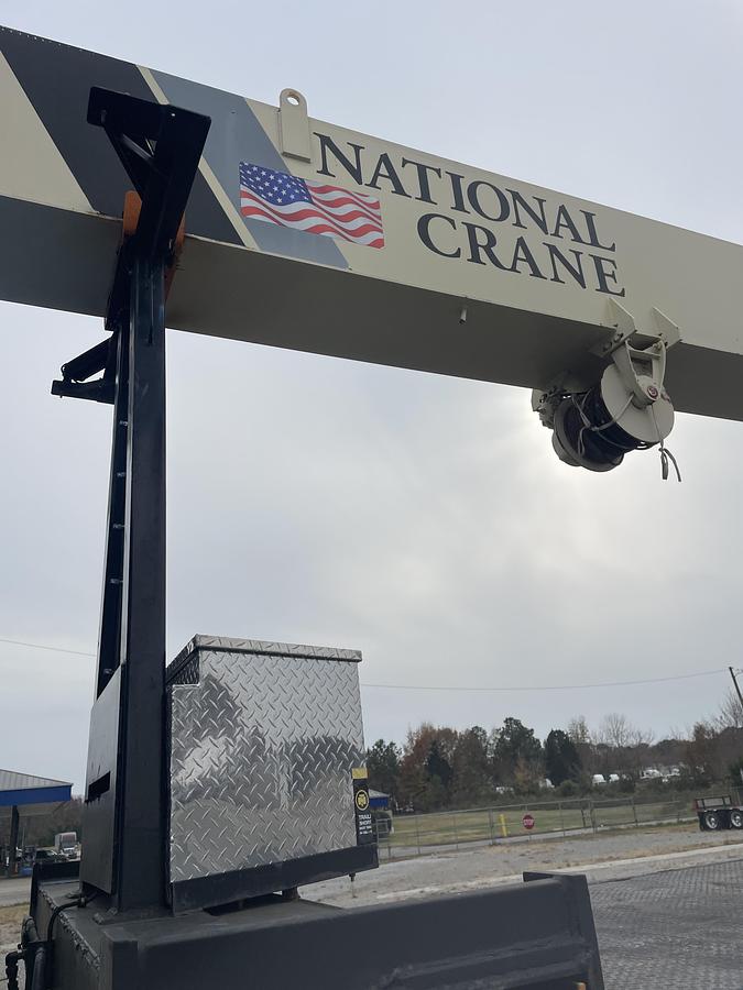 Used 2008 PETERBILT 365 Crane