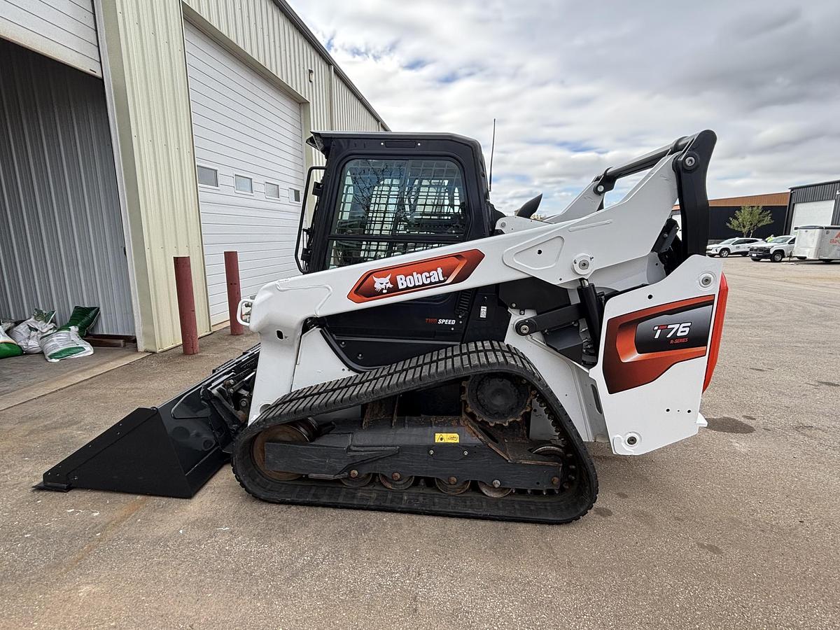 Used 2022 BOBCAT T76