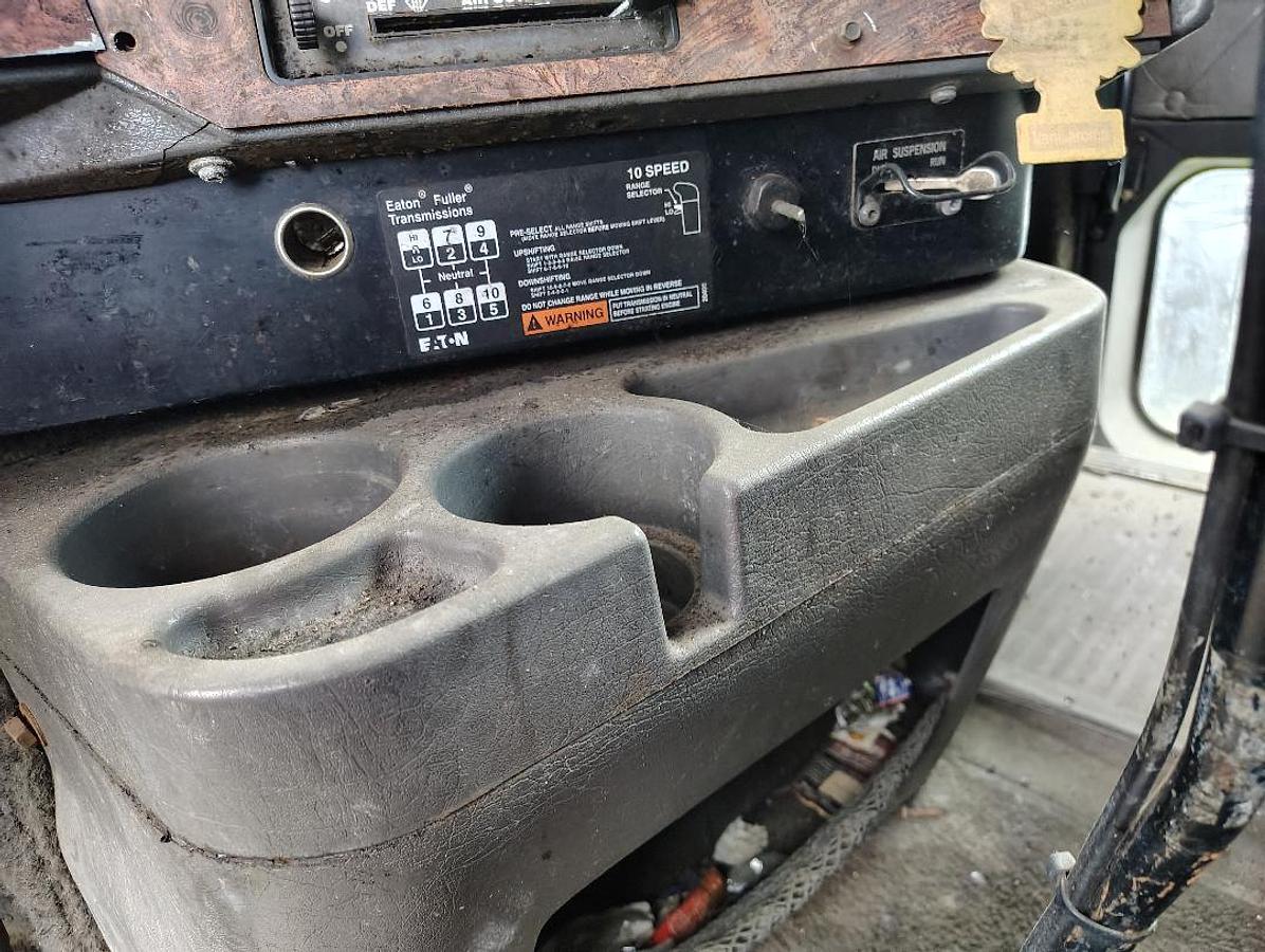 Used 2000 INTERNATIONAL 9900 Eagle