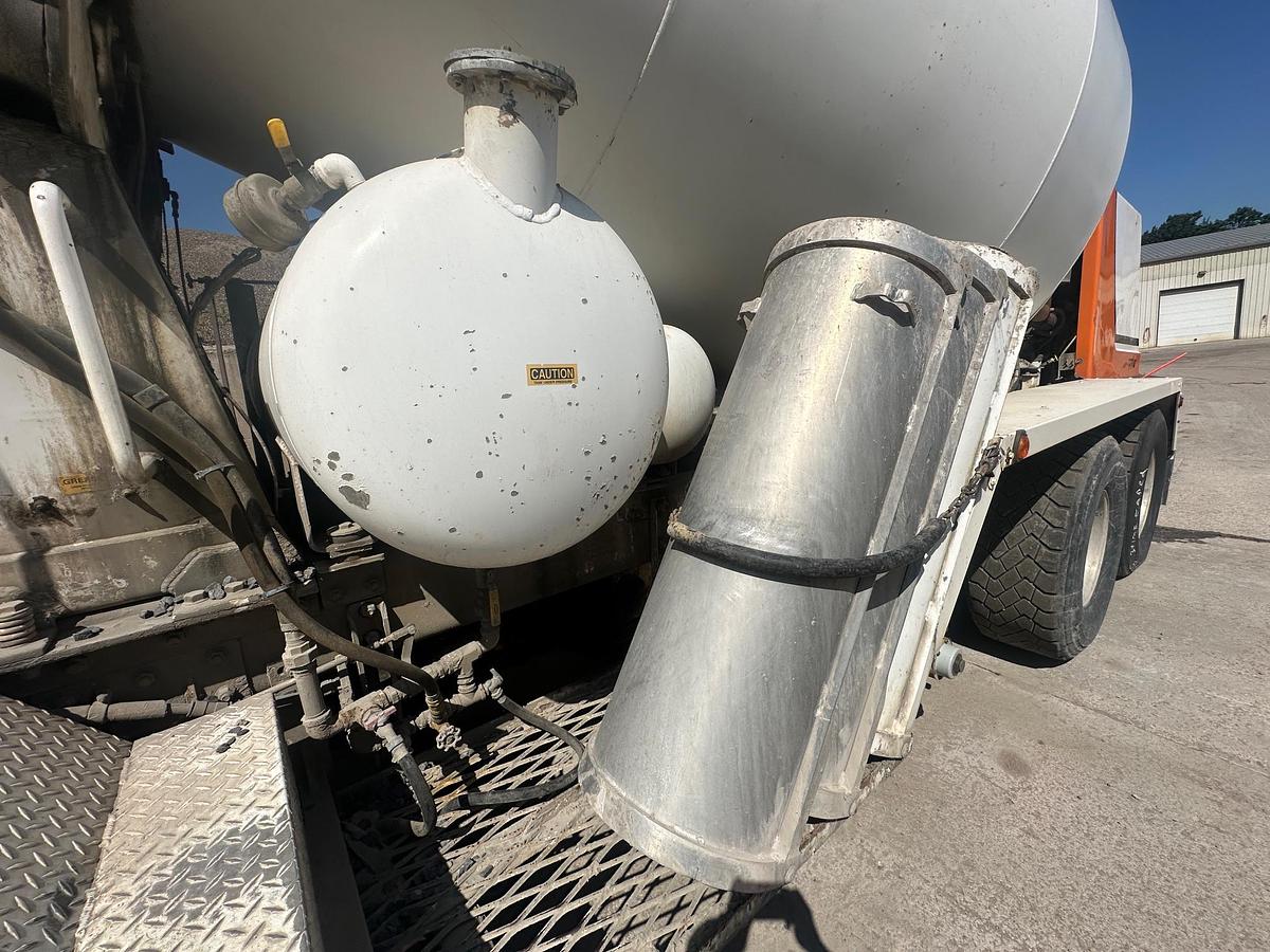 Used 2007 PHOENIX Front Discharge Mixer