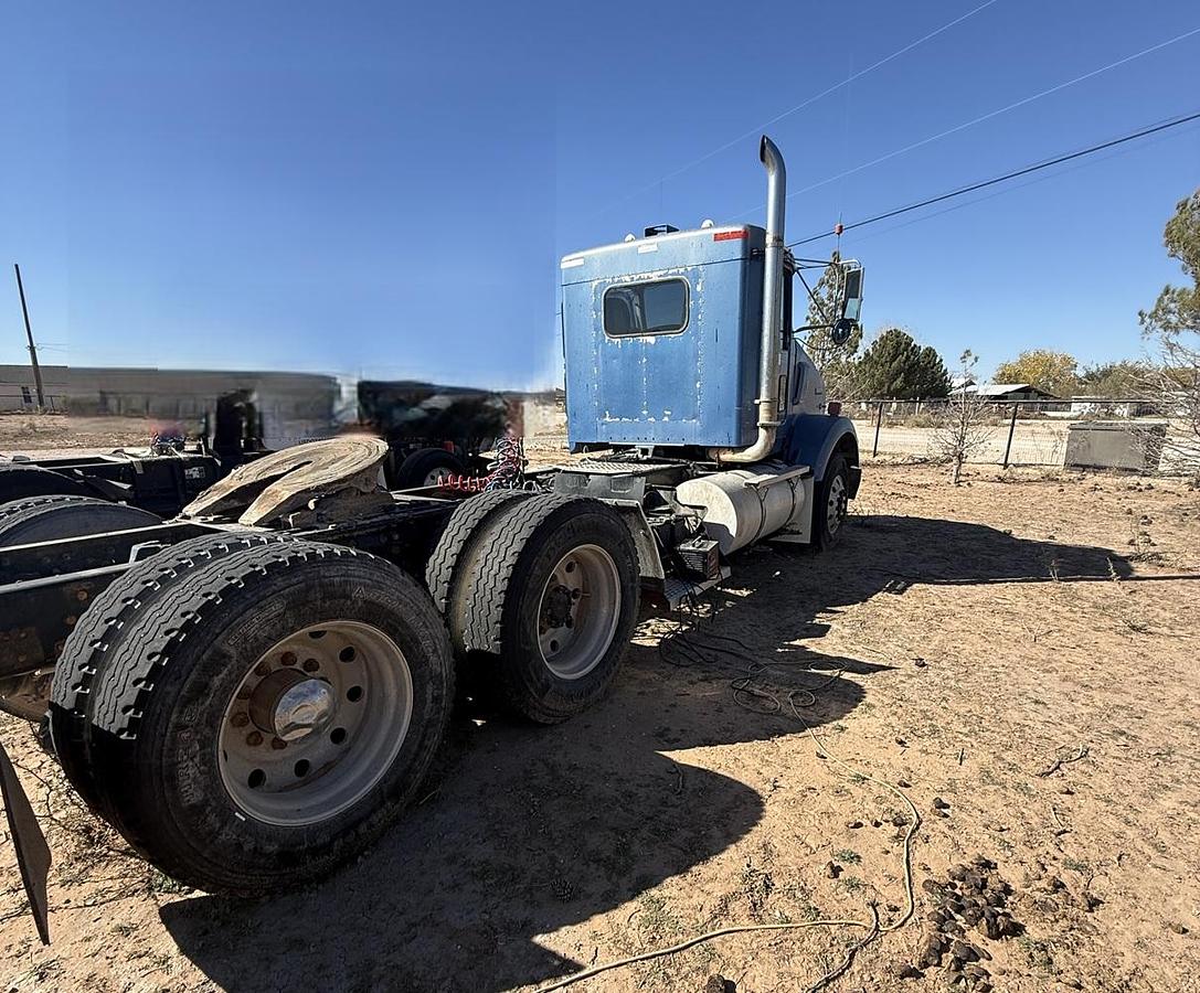 Used 2002 KENWORTH T800