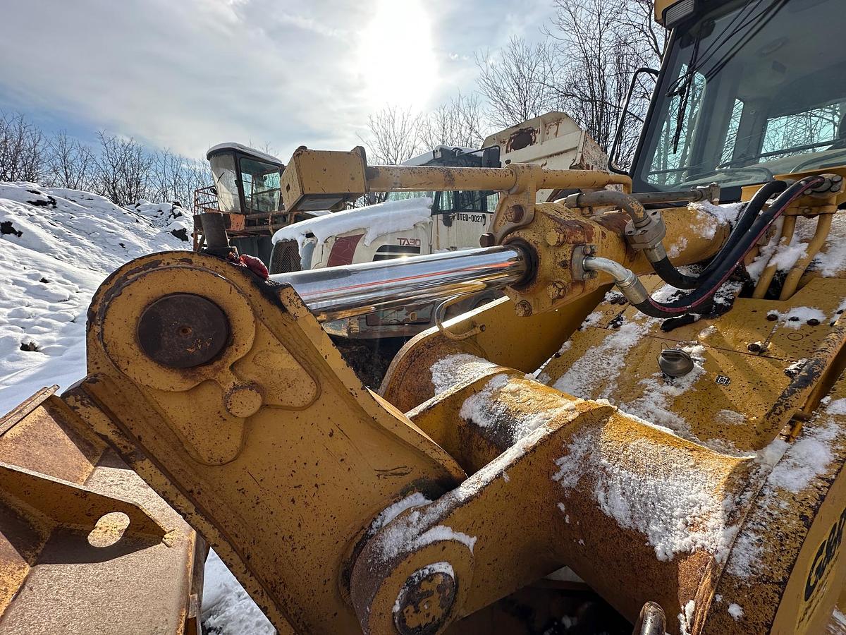 Used 2005 CATERPILLAR 963C