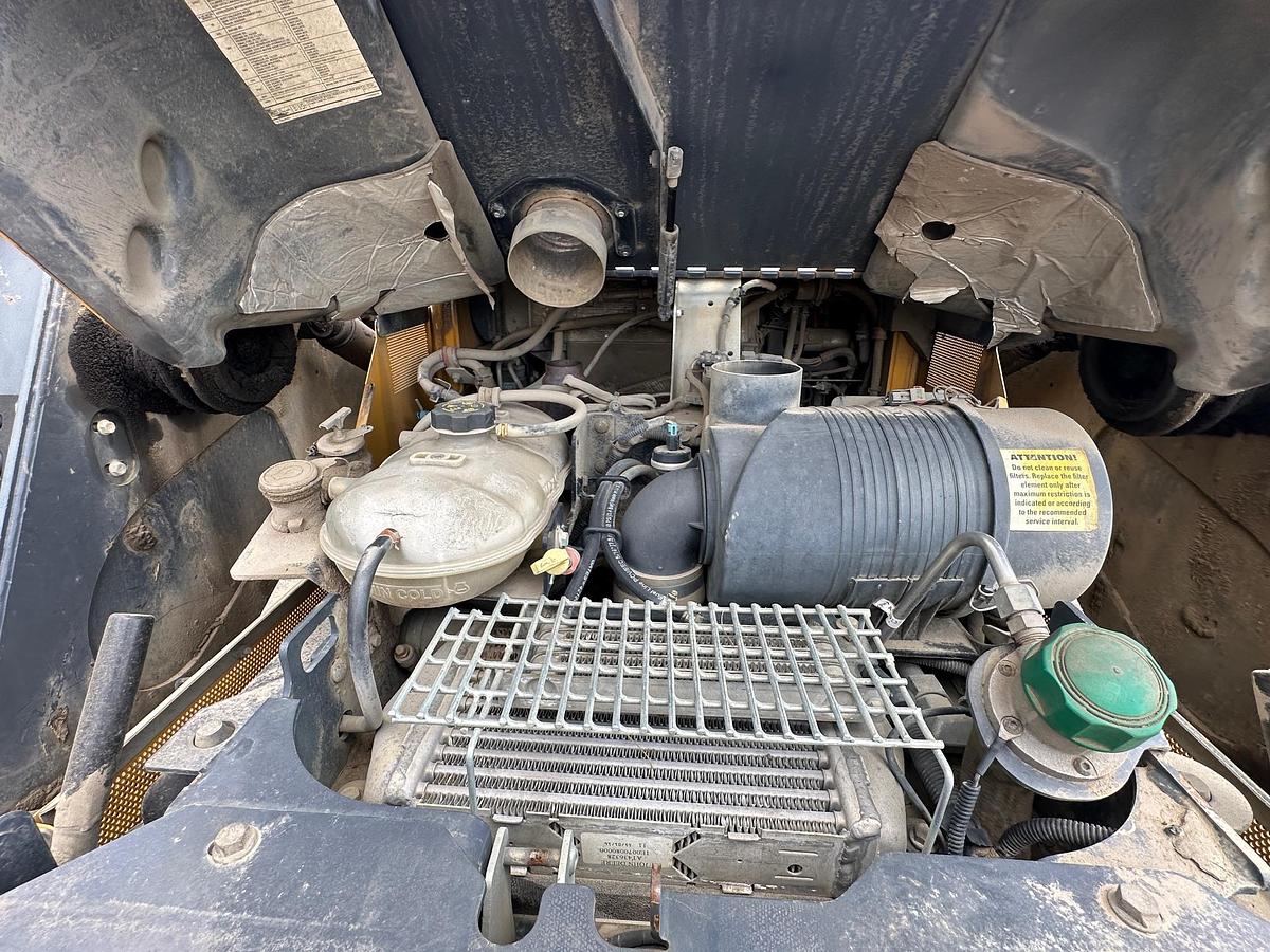 Used 2017 DEERE 330G