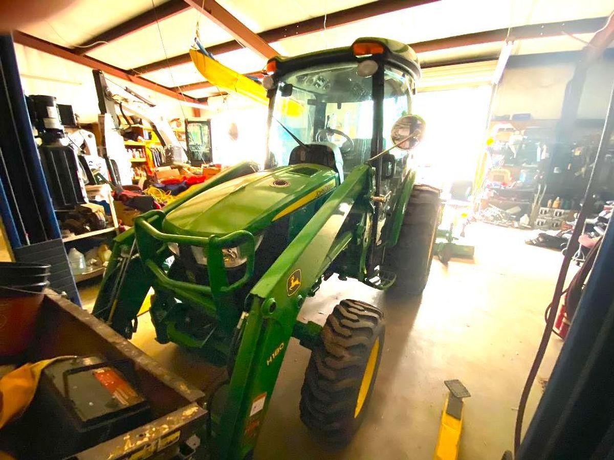 Used 2017 JOHN DEERE 4052R