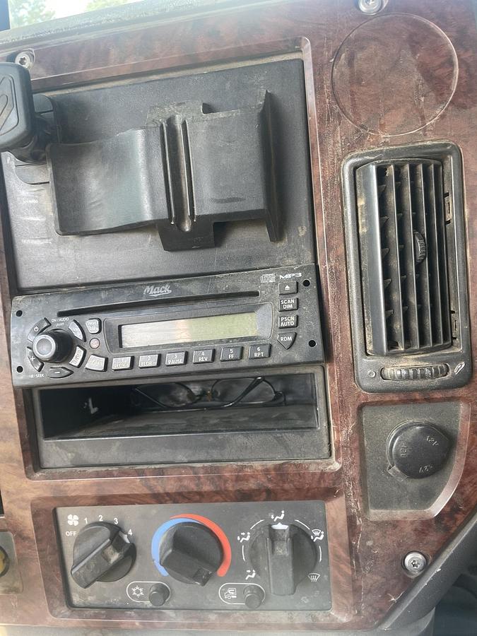 Used 2008 MACK CHU 613 Pinnacle