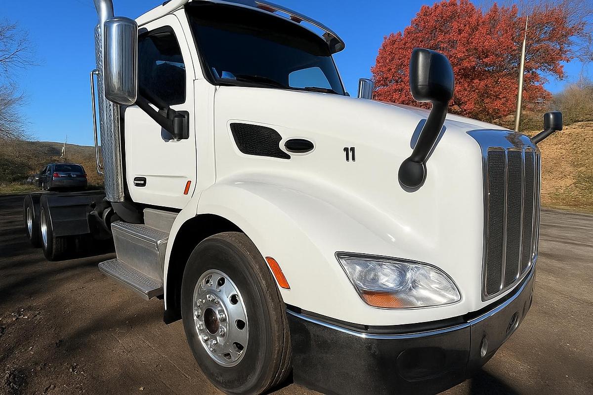 Used 2018 PETERBILT 579
