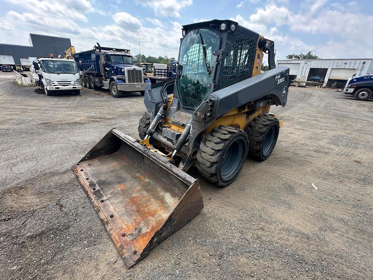 Used 2017 DEERE 330G