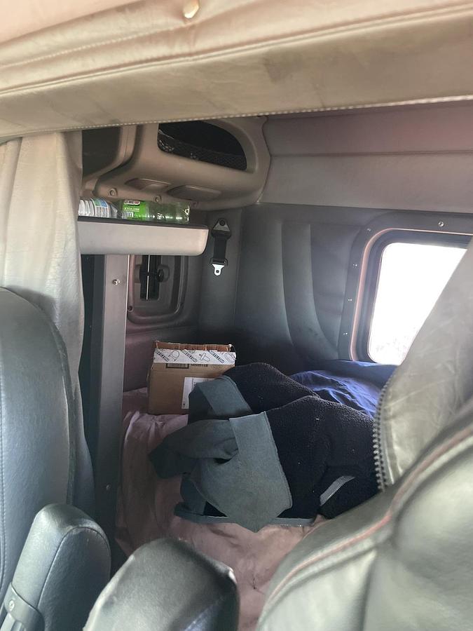 Used 2012 PETERBILT 389