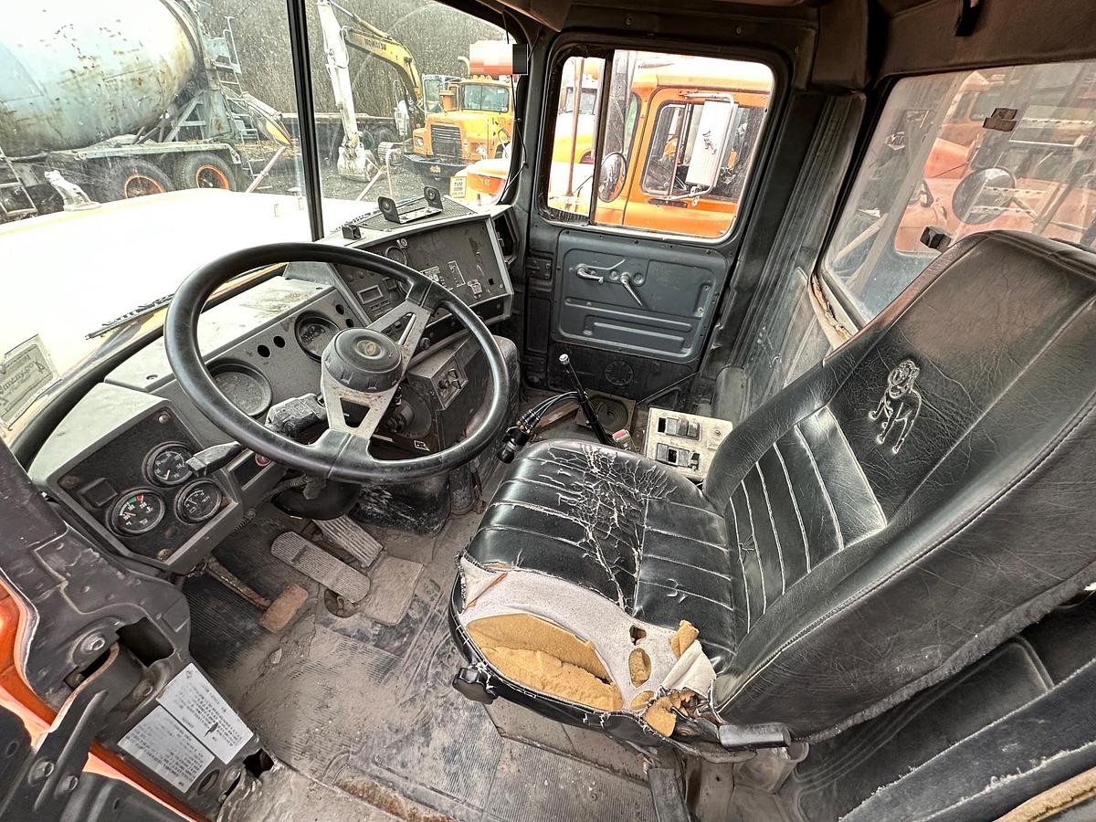 Used 2001 MACK DM690S