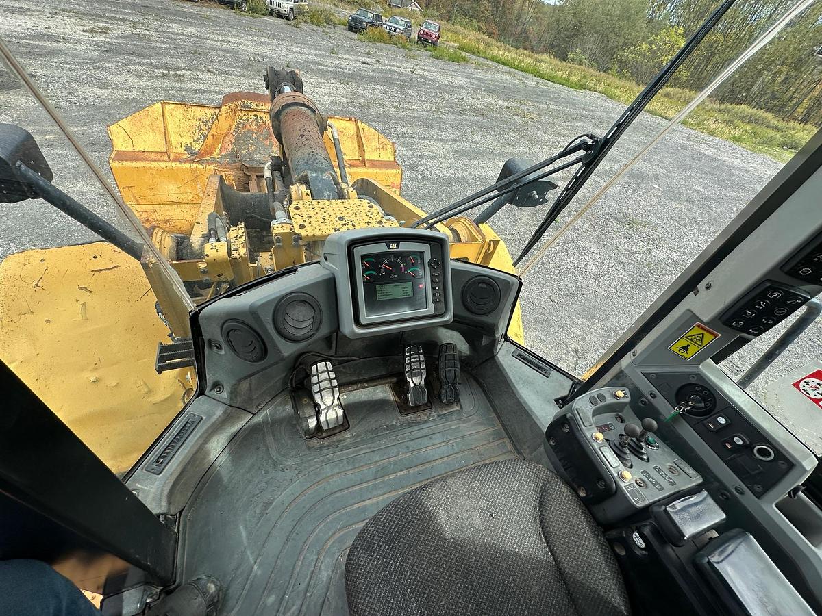 Used 2013 CATERPILLAR 972K