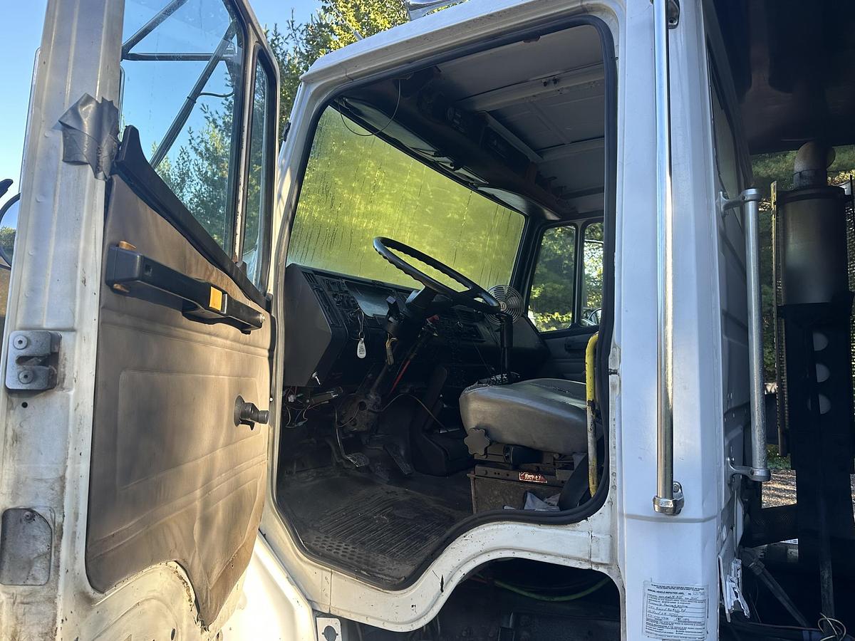 Used 2003 FREIGHTLINER FL112