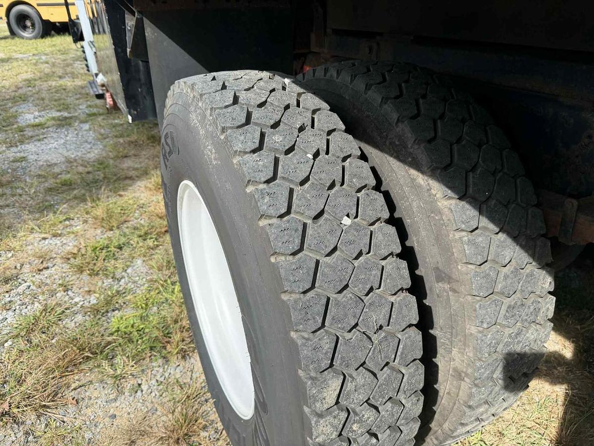 Used 2011 INTERNATIONAL 4300 Chipper Dump