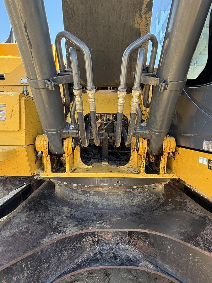 Used 2017 DEERE 210G LC