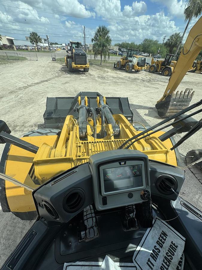 Used 2018 CATERPILLAR 980M